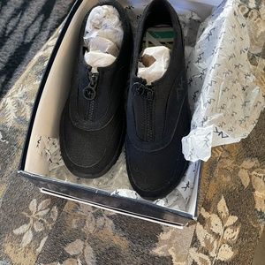 NWT Anne Klein Sport women's sneakers 8.5